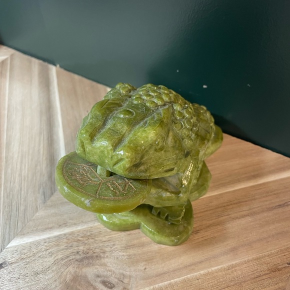 Carved Stone Money Frog - Picture 3 of 5